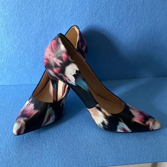 Nine West Floral Pumps   Size 7 - Picture 1 of 6